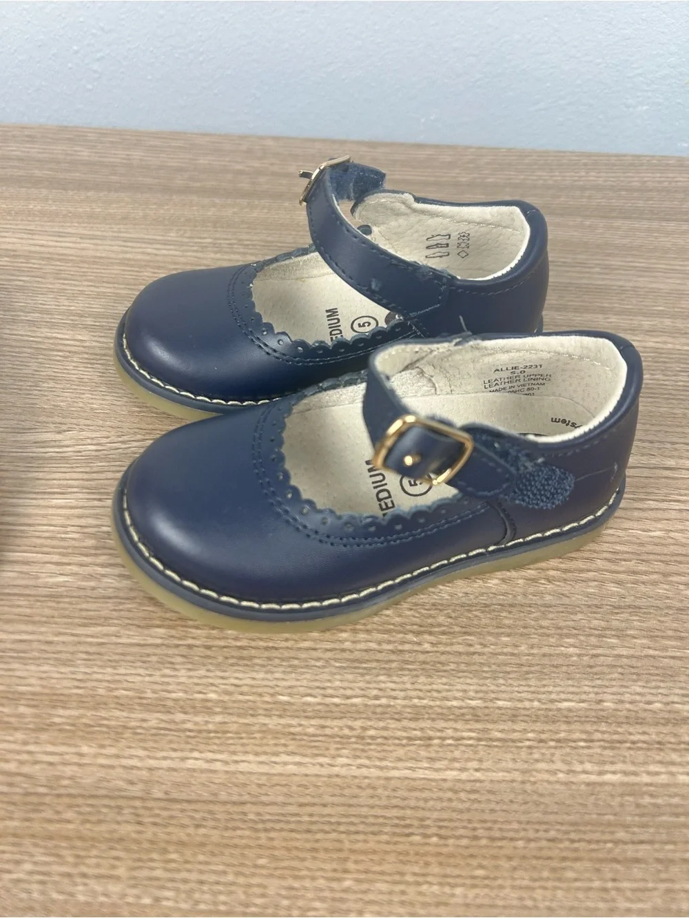 Footmates Allie Navy Dress Shoes 5 Medium church shoes girls casual shoes